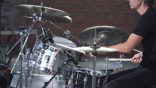 Pt.1 - Novation Summit with OOLLUU (live) @ the HoMie Warehouse смотреть онлайн