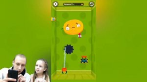 Поиграли в #worm out - червяки и фрукты. (Достань червячка)