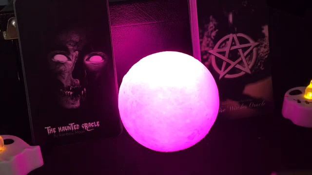 True Ghost Stories with Rainbow Moon/Legend of Dracula Drive смотреть онлайн