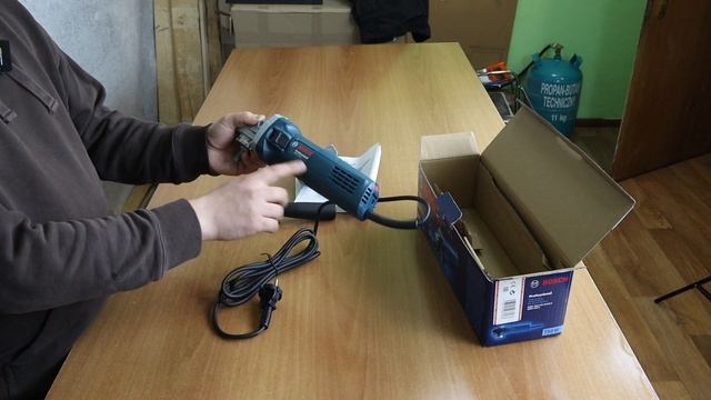 Кутова шліфувальна машина Bosch GWS 750 S 0601394121 смотреть онлайн