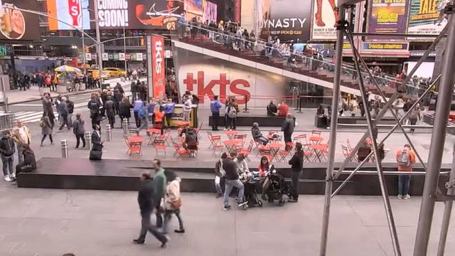 Как выглядит жизнь в Нью-Йорке / This is New York, gentlemen! Times Square! смотреть онлайн