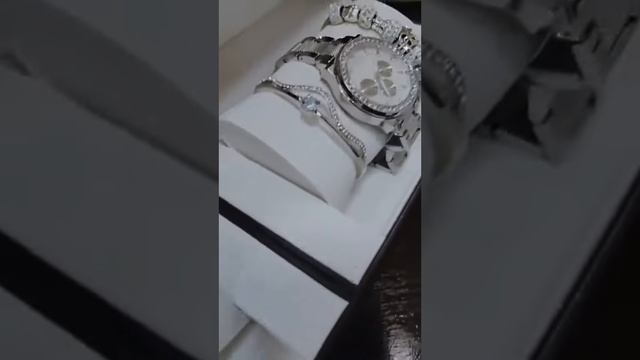 ТОП 10 подарков на 8 марта. Подарочный набор для девушки часы и 2 браслета. Классный подарок. Лучший смотреть онлайн