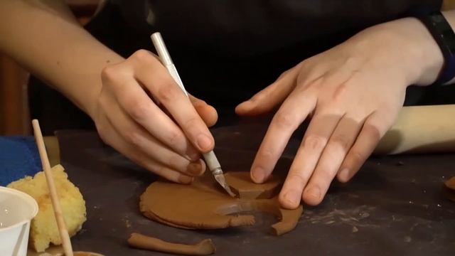 Мастер класс по лепке дымковской игрушки. (1 часть) смотреть онлайн