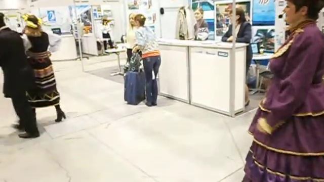 Русские народные танцы на ярмарке ТУРСИБ (Russian folk dance at the fair TURSIB) смотреть онлайн
