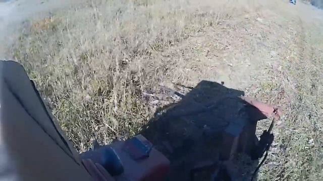 Косилка КРН-2.1 косит муравейники и кочки. смотреть онлайн