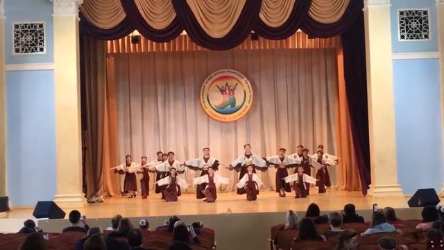 Под маминым крылом смотреть онлайн