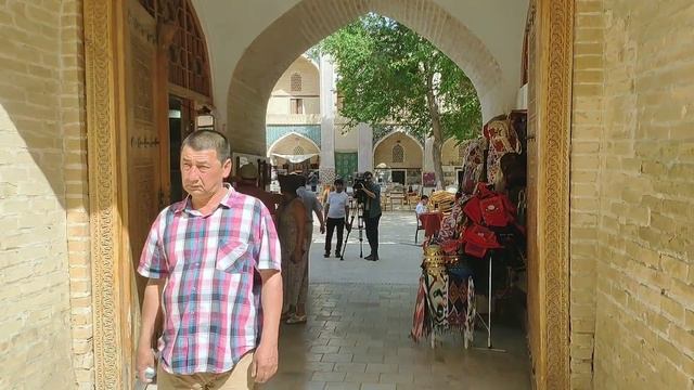 Путешествие в Узбекистан, день 7-й: Самарканд - Бухара. Знойный вечер | Evening in Bukhara смотреть онлайн