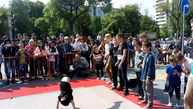 Брейк. 02.05.2015 Театральная площадь. Краснодар. смотреть онлайн