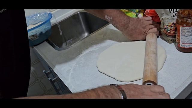 How to make Pizza at home 🍕Chicken pizza Recipe /Hong Kong Life смотреть онлайн
