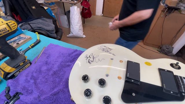 Gibson Les Paul Studio set up - with a dash of auto pilot смотреть онлайн