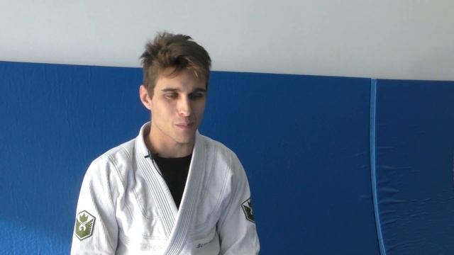 Jiu Jitsu Brésilien : Combattre sans coups смотреть онлайн