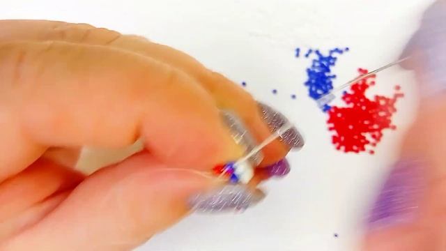 Кольцо из бисера "Патриот" в технике полотно. Российский флаг. смотреть онлайн