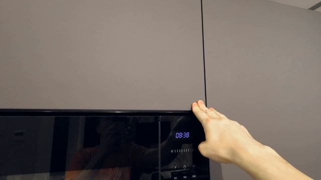 Кухня в современном стиле без ручек. Фурнитура Blum. смотреть онлайн