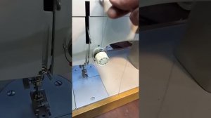 Как правильно заправить верхнюю нить в швейную машинку Чайка