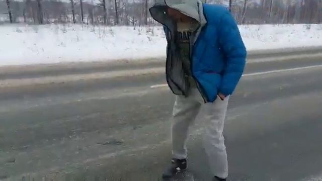 Гололед, как ехать без шипов???? смотреть онлайн