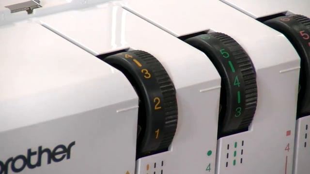 Плоскошовные машины Brother CV3440 3550 Регулировка натяжения нитей смотреть онлайн
