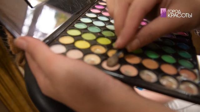 Укладка с элементами плетения, косы смотреть онлайн