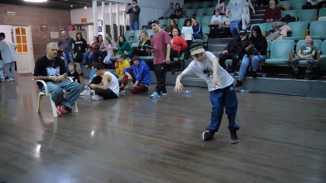 kids pro bboy Soniс vs FastFreeze - "ALL OPTION" break dance battle смотреть онлайн