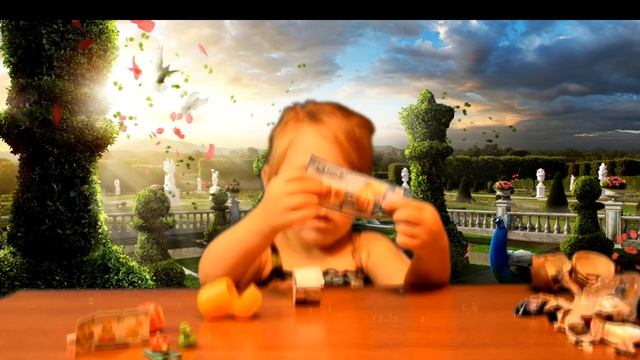открываем Киндер Сюрпризы и пытаемся рассказать стишок смотреть онлайн