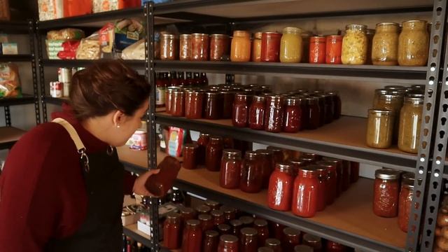 Building My Own Grocery Store A Full Homestead Pantry Tour! смотреть онлайн