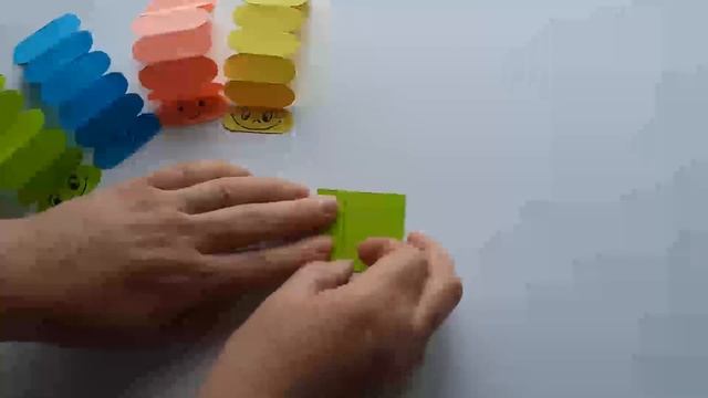 Игрушка для детей из бумаги / Гусеница из бумаги смотреть онлайн