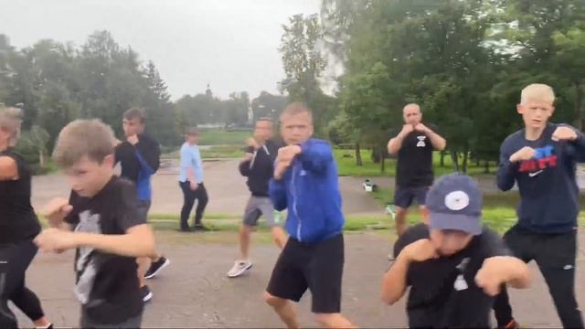 Бокс для начинающих / тренировка по боксу город Великие Луки смотреть онлайн