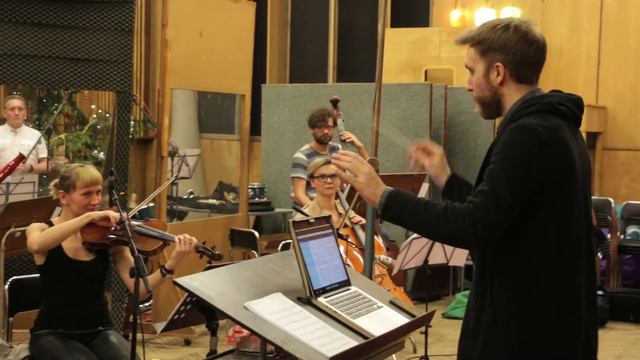 Za rękę - Aga Kiepuszewska & GROHMAN ORCHESTRA смотреть онлайн