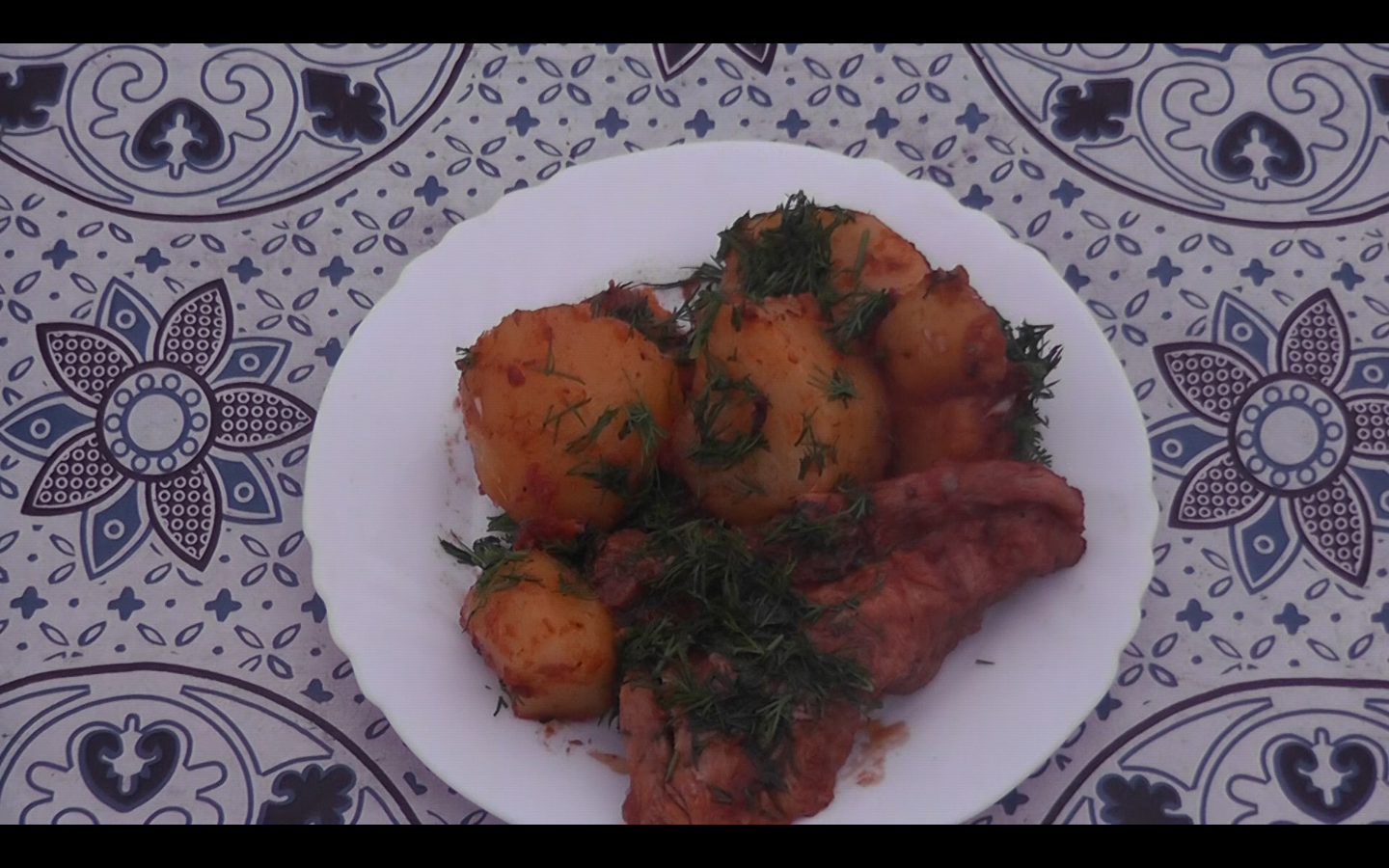 СВИНЫЕ РЕБРА В ТОМАТНОМ СОУСЕ С КАРТОФЕЛЕМ В КАЗАНЕ НА КОСТРЕ