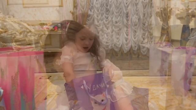 РАСПАКОВКА ПОДАРКОВ на 8-летие!!!!? САМЫЙ большой UNPACKING!!!??? ТЕСТИРУЮ колонку АЛИСА?? смотреть онлайн