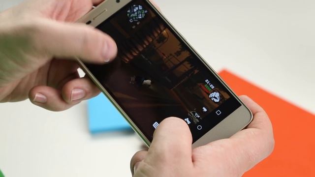 Первый взгляд на Honor 4C Pro смотреть онлайн