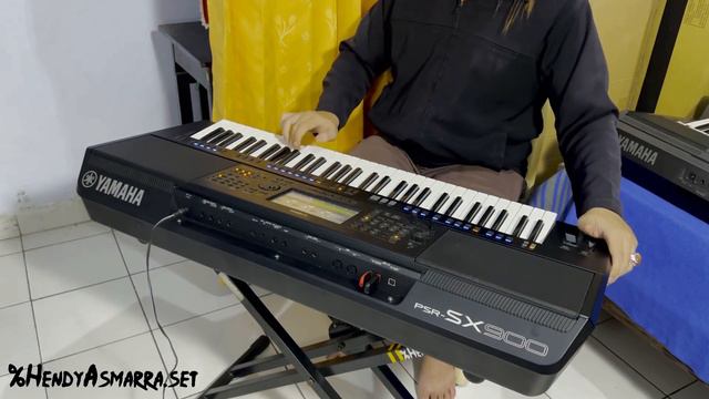 Duel Yamaha psr S970 vs psr sx900 смотреть онлайн