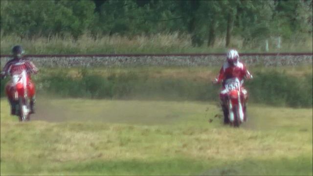 Honda Crf450 Vs Cr250 Ultimate Battle HD