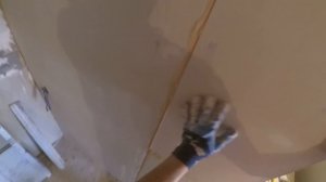 Выравнивание стен гипсокартоном. Без каркаса, на клеевую шпаклевку.