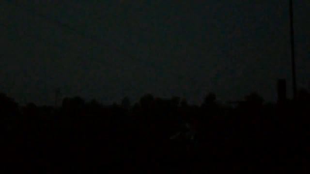 молния бьет в метре от меня в металлический забор смотреть онлайн