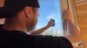 Как наклеить пленку на окна в домашних условиях. Установка солнцезащитной пленки LUXFIL R Silver 35