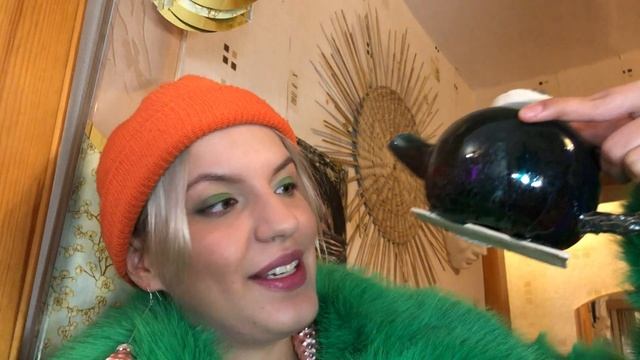 Показываю керамический чайник смотреть онлайн
