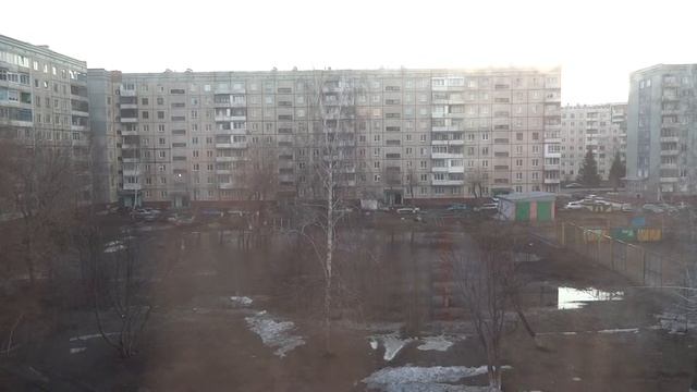 Машина помыла колеса в луже! Кемерово смотреть онлайн