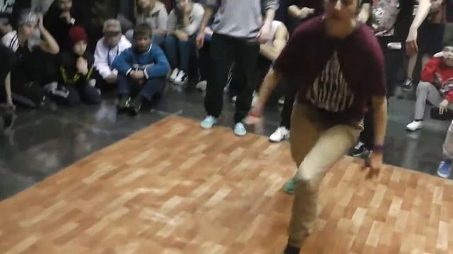 Люстра флэйва (Урал бибойз) vs Отборный изюм (Рашен бигёрлз) смотреть онлайн