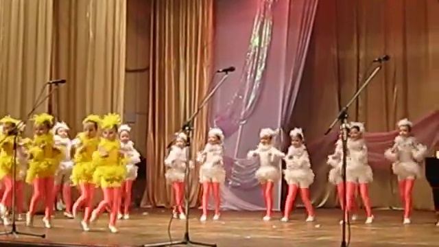 Впервые на сцене ГДК танец "Ути-пути" смотреть онлайн