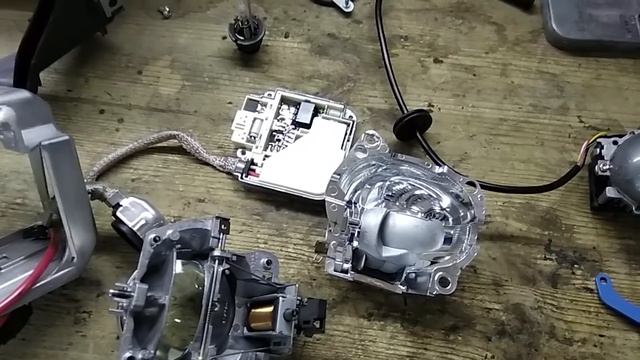 Как улучшить свет фар на Lexus is 250 (установка Bi Led модулей) смотреть онлайн