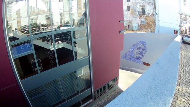 Сетубал .Смотровая площадка.Контраст старого и нового города. смотреть онлайн