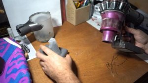 Как заменить аккумулятор в пылесосе Dyson DC62 Animal Pro