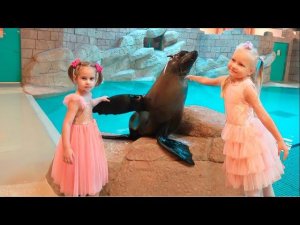 LOL Surprise на пляже Алина Алиса и Юляшка идут на шоу морских котиков Кукла ЛОЛ