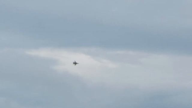 DEMOSTRACIÓN F-16 FUERZA AÉREA VENEZOLANA смотреть онлайн