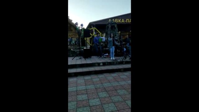 По лицу роса (2 Маши) Мама (Aiowa) Ну - ка мечи и стаканы на стол (БГ) смотреть онлайн