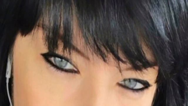 ВЕСЕЛА КОНСУЛОВА - НЕ СЪЖАЛЯВАМ / VESELA KONSULOVA - NE SAJALYAVAM смотреть онлайн