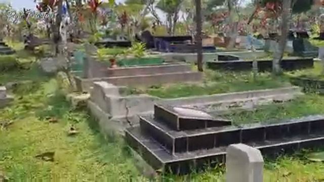 Short Visit Parents' Graves | Cemetery In Cilangkap Depok | Visit Java | December 2021 смотреть онлайн