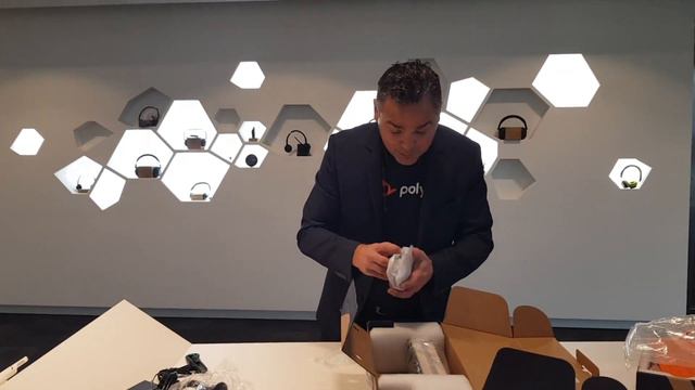 Poly Studio X30 Unboxing - VISITELECOM смотреть онлайн