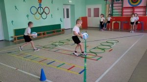 эстафета с обручами