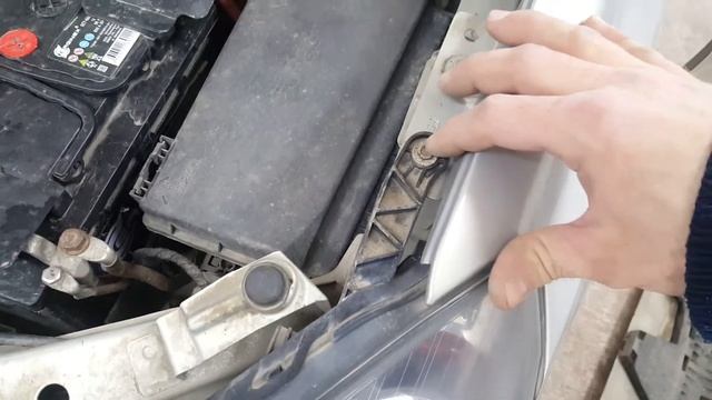 Как снять фары Опель Зафира смотреть онлайн